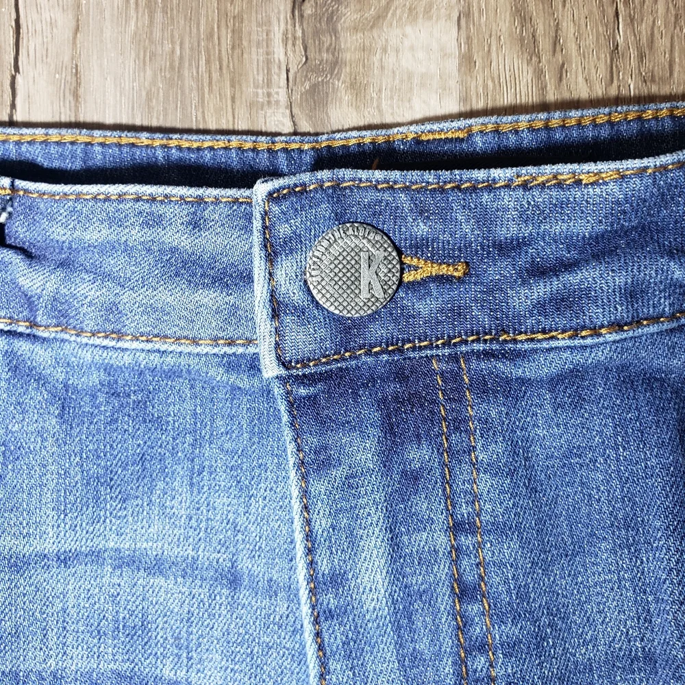 Kut from the Kloth Women's 32 (4) Denim Jean Shorts Raw Hem High Rise Medium‎ - Picture 2 of 11